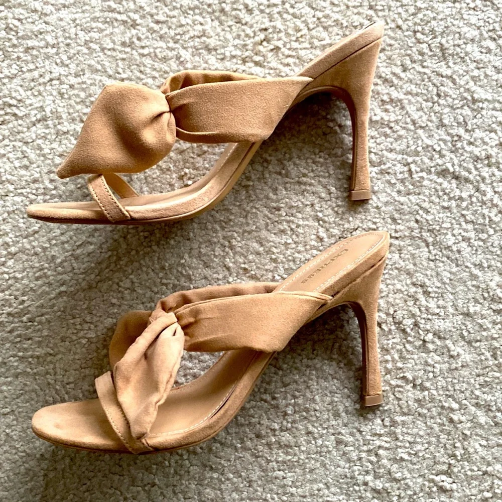 🟡 BOGO Express Sandals